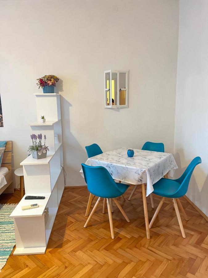 Colorita Studio Пула Екстериор снимка