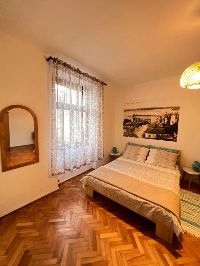 Colorita Studio Пула Екстериор снимка